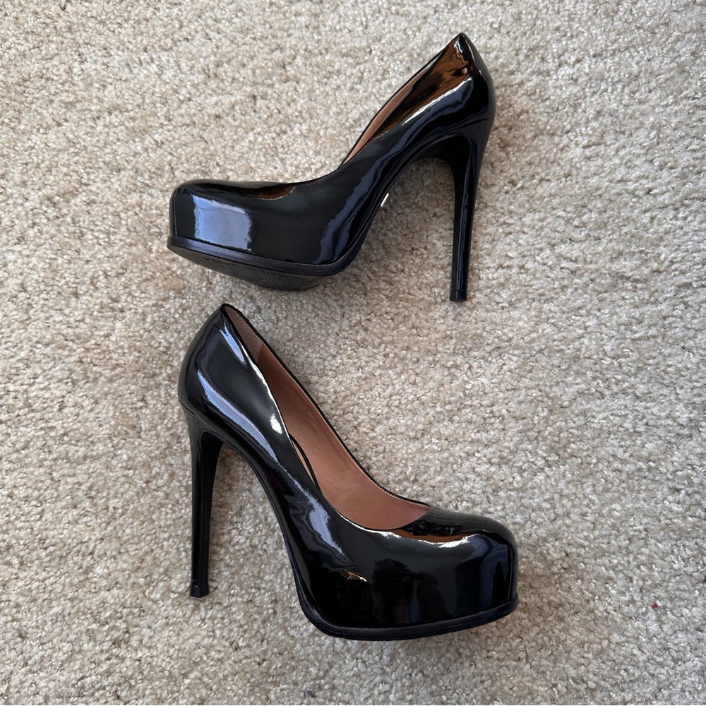 Pour La Victoire Platform Heels